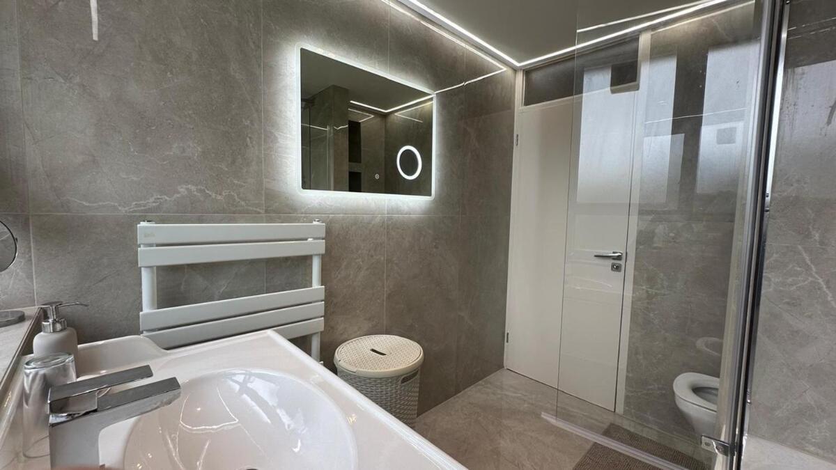 4 Bedroom Flat Near Parks&transportation - 7 Ppl Appartamento *