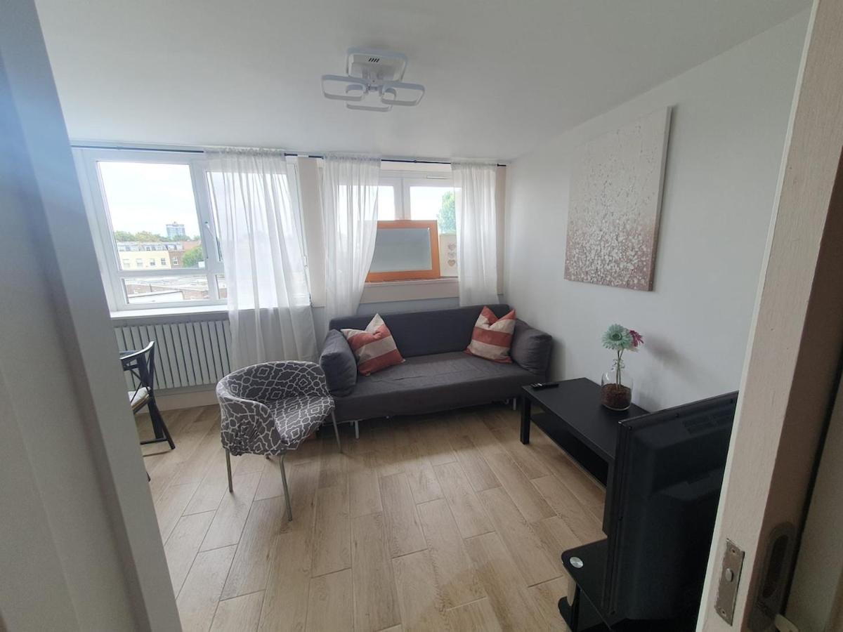 Appartamento 4 Bedroom Flat Near Parks&transportation - 7 Ppl Londra
